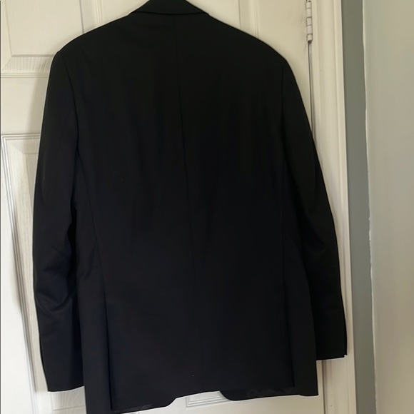 Chaps Black blazer Classic Design. (It has no size tags) It’s large size - Picture 7 of 8